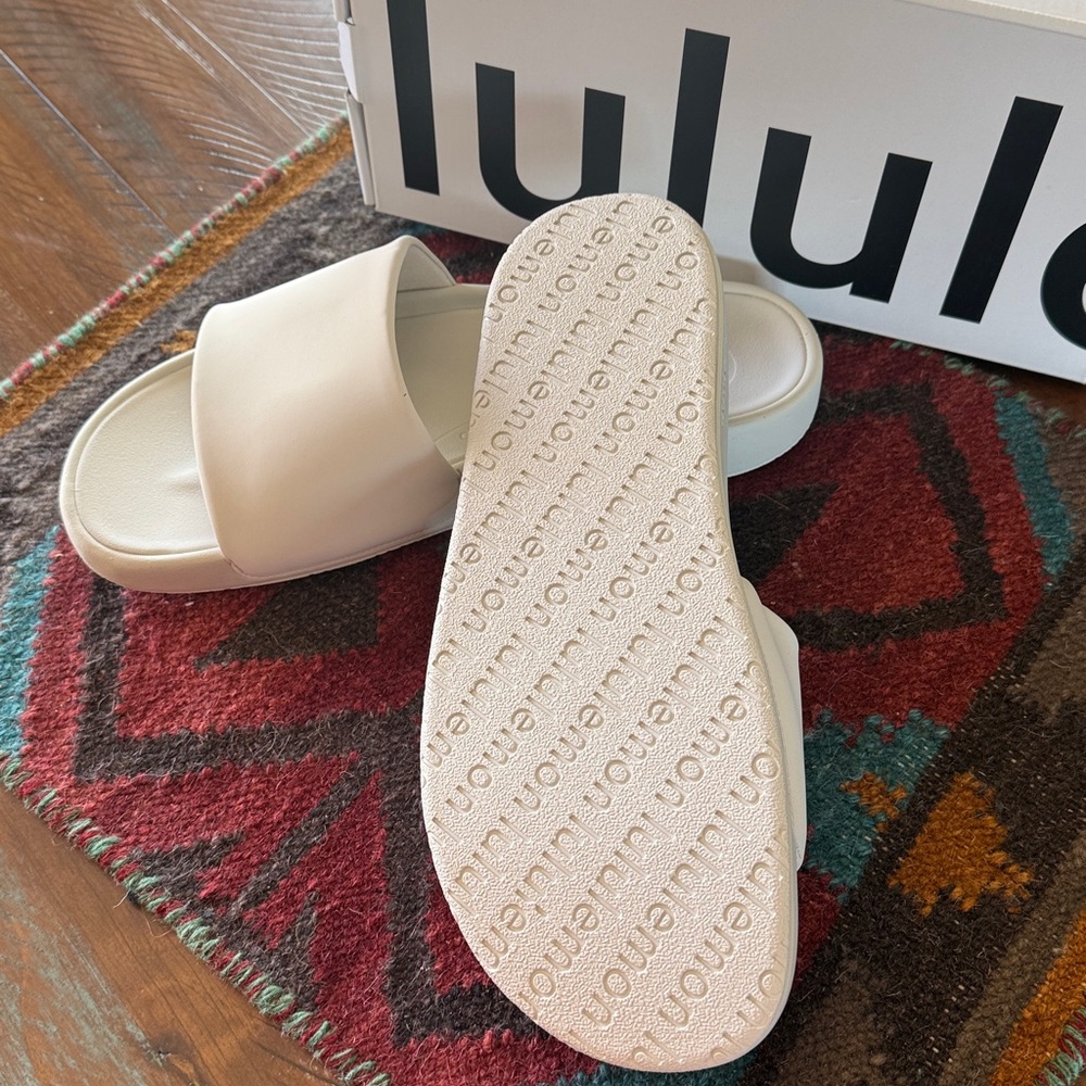 lululemon athletica Bone Slide Sandals - Picture 2 of 3